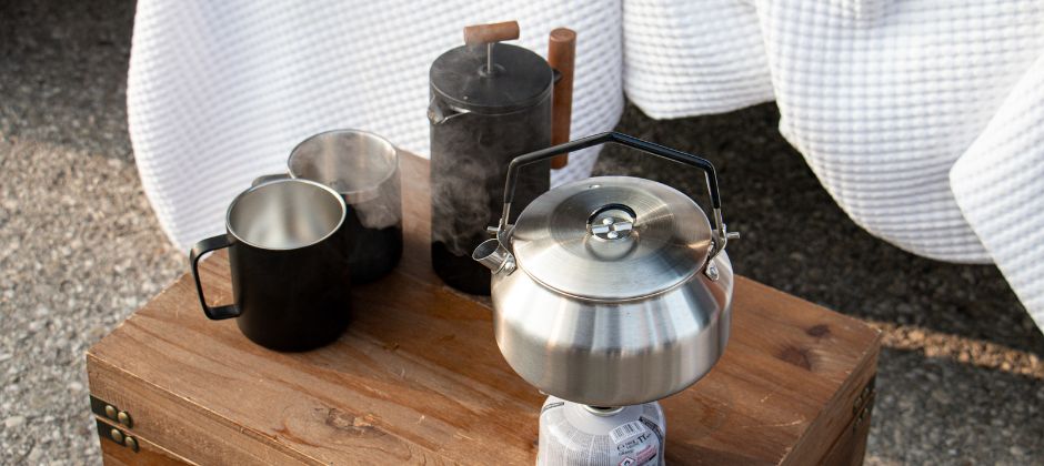 Mit der French Press im Camper Kaffee kochen