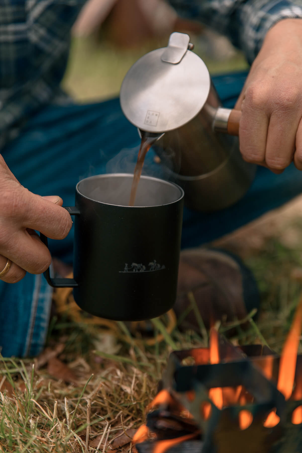 Kaffeezubereitung am Lagerfeuer